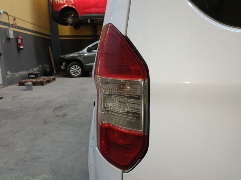 Recambio de piloto trasero izquierdo para ford tourneo courier b460 monospace 1.5 tdci referencia OEM IAM   