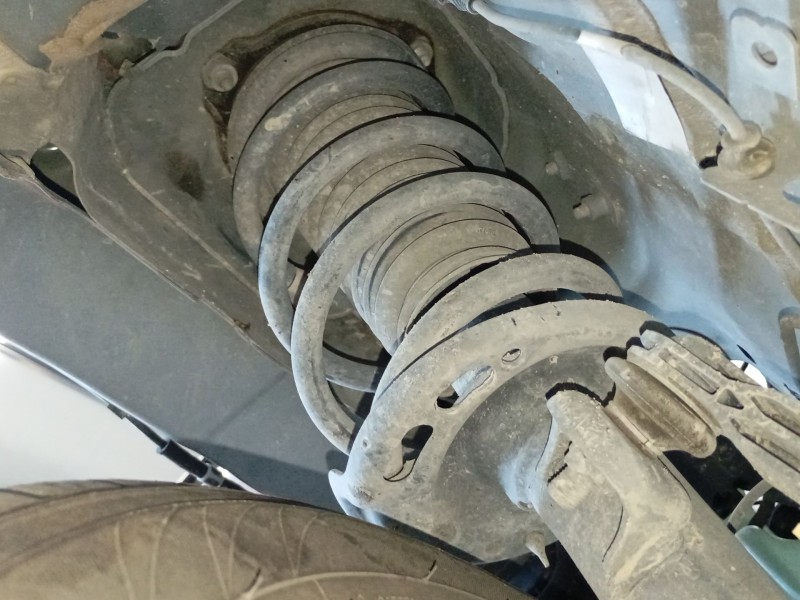 Recambio de amortiguador delantero izquierdo para jeep compass (mp, m6, mv, m7) 2.0 crd 4x4 referencia OEM IAM   
