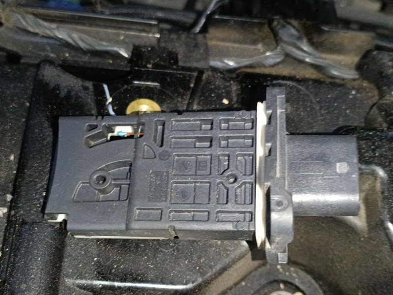 Recambio de caudalimetro para ford tourneo courier b460 monospace 1.5 tdci referencia OEM IAM CA6112B579AA  