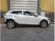 volvo v40 cross country (526) del año 2025