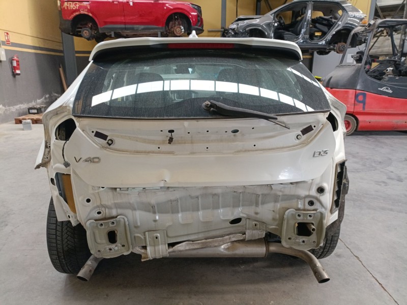 volvo v40 cross country (526) del año 2025