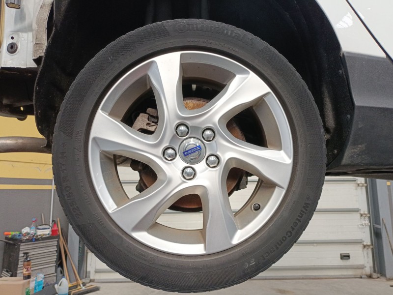 Recambio de llanta sin neumatico para volvo v40 cross country (526) d3 referencia OEM IAM 17 PULGADAS  