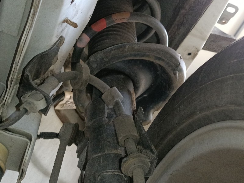 Recambio de amortiguador delantero izquierdo para volvo v40 cross country (526) d3 referencia OEM IAM   