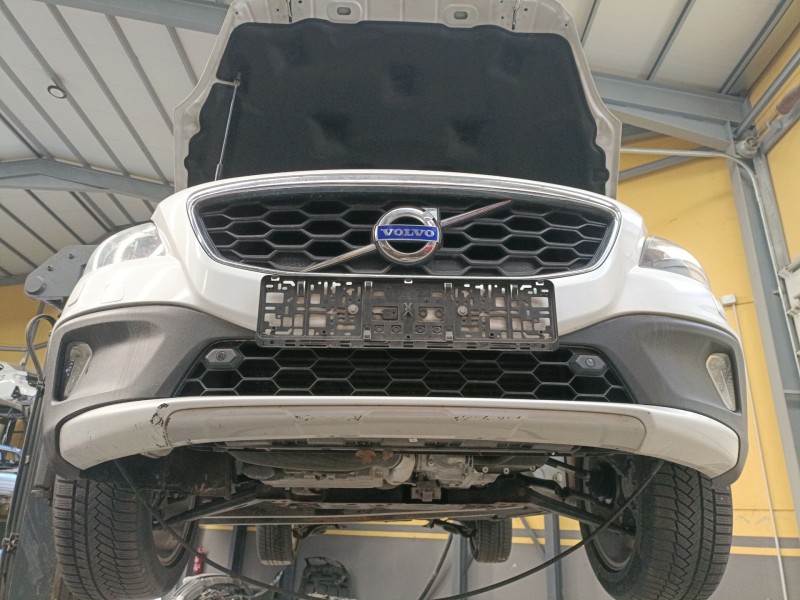 Recambio de paragolpes delantero para volvo v40 cross country (526) d3 referencia OEM IAM   