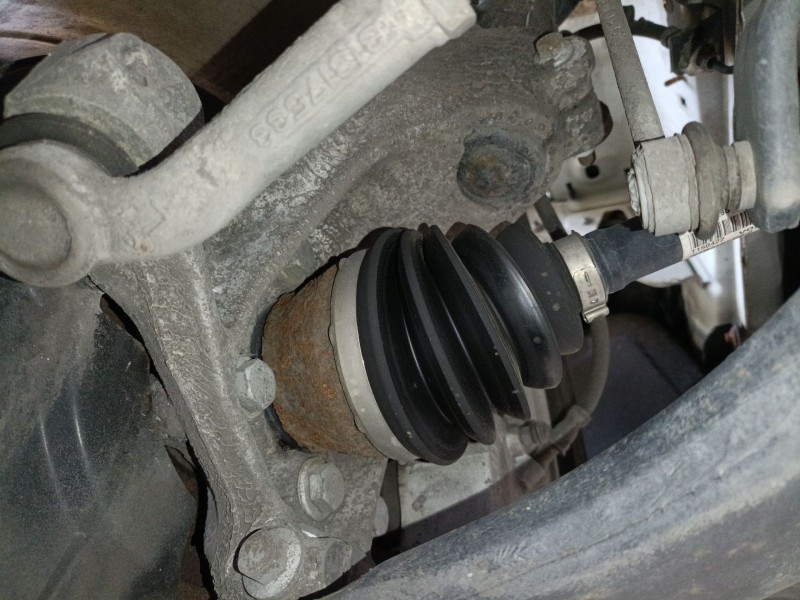 Recambio de mangueta delantera izquierda para volvo v40 cross country (526) d3 referencia OEM IAM   