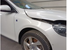 Recambio de aleta delantera derecha para volvo v40 cross country (526) d3 referencia OEM IAM    2