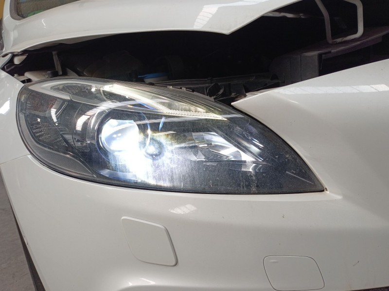 Recambio de faro derecho xenon para volvo v40 cross country (526) d3 referencia OEM IAM   
