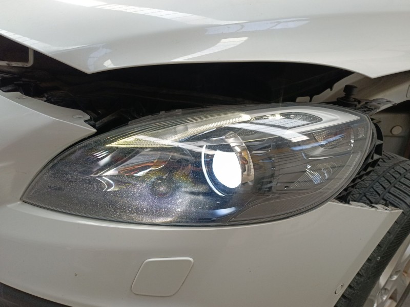Recambio de faro izquierdo xenon para volvo v40 cross country (526) d3 referencia OEM IAM   