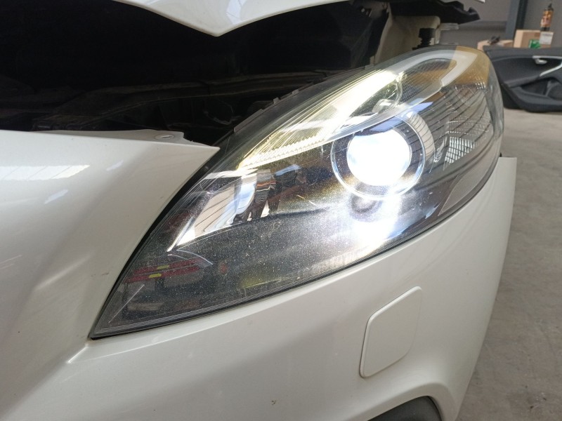 Recambio de faro izquierdo xenon para volvo v40 cross country (526) d3 referencia OEM IAM   