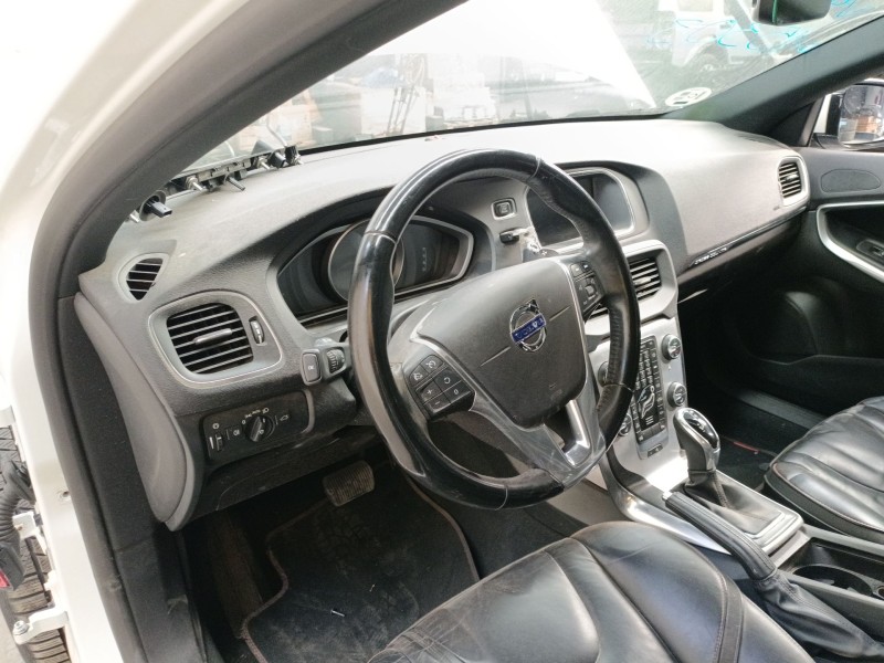 Recambio de salpicadero para volvo v40 cross country (526) d3 referencia OEM IAM   