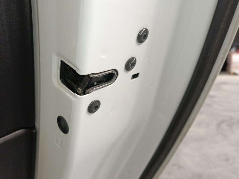 Recambio de cerradura puerta trasera derecha para volvo v40 cross country (526) d3 referencia OEM IAM   