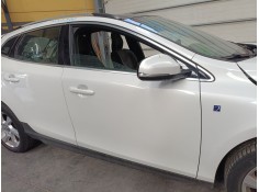 Recambio de puerta delantera derecha para volvo v40 cross country (526) d3 referencia OEM IAM    2