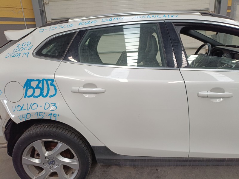 Recambio de puerta trasera derecha para volvo v40 cross country (526) d3 referencia OEM IAM   