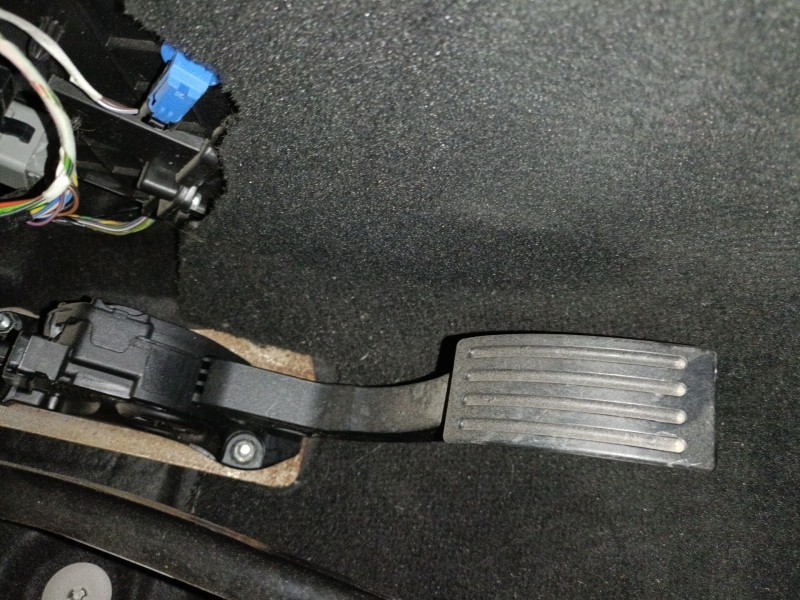 Recambio de pedal acelerador para volvo v40 cross country (526) d3 referencia OEM IAM   