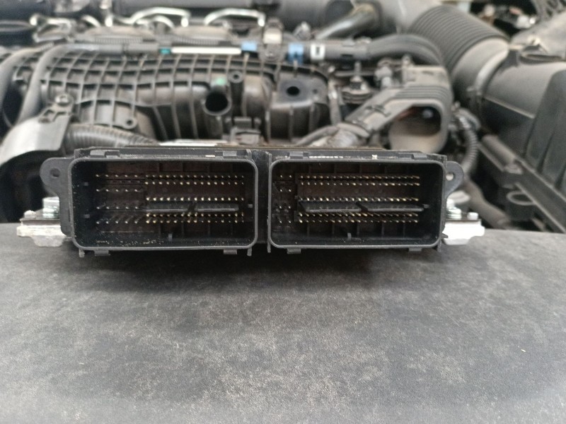 Recambio de centralita motor uce para volvo v40 cross country (526) d3 referencia OEM IAM 31452623 MB2797009612 