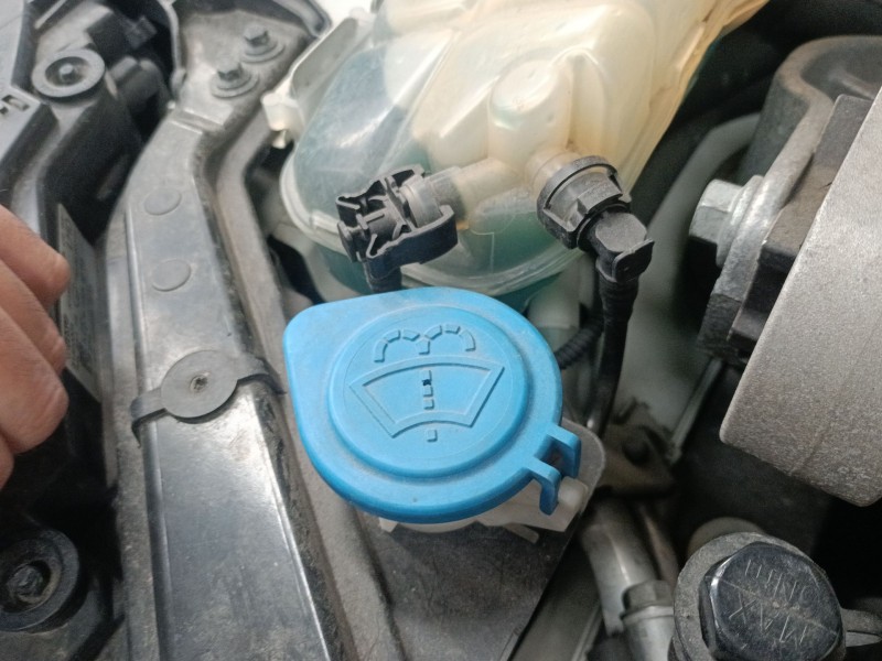 Recambio de deposito limpia para volvo v40 cross country (526) d3 referencia OEM IAM   