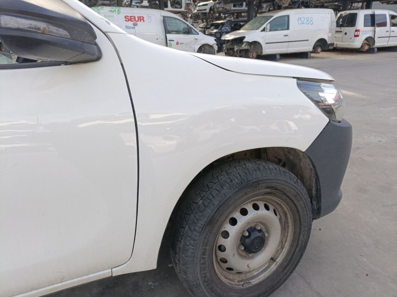 Recambio de aleta delantera derecha para toyota hilux viii pick-up (_n1_) 2.4 d 4wd (gun125_) referencia OEM IAM   