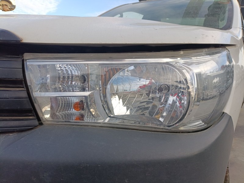 Recambio de faro izquierdo para toyota hilux viii pick-up (_n1_) 2.4 d 4wd (gun125_) referencia OEM IAM   