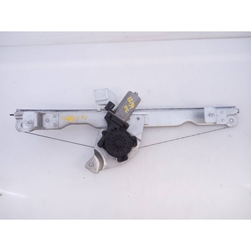 Recambio de elevalunas delantero izquierdo para dacia duster laureate 4x2 referencia OEM IAM 8200733829E  