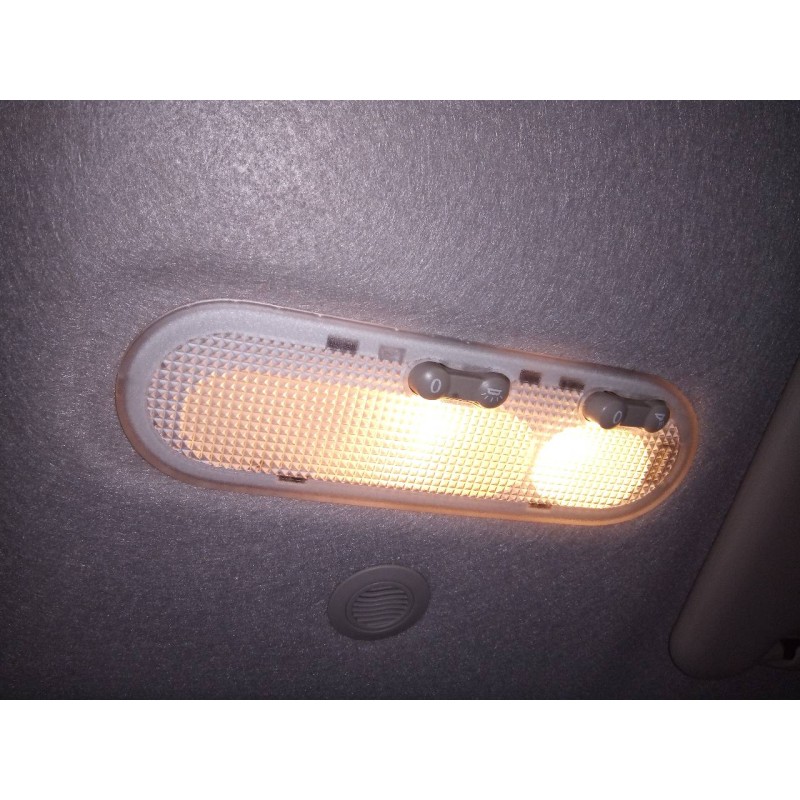 Recambio de luz interior para dacia duster laureate 4x2 referencia OEM IAM   