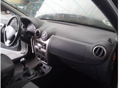 Recambio de salpicadero para dacia duster laureate 4x2 referencia OEM IAM   