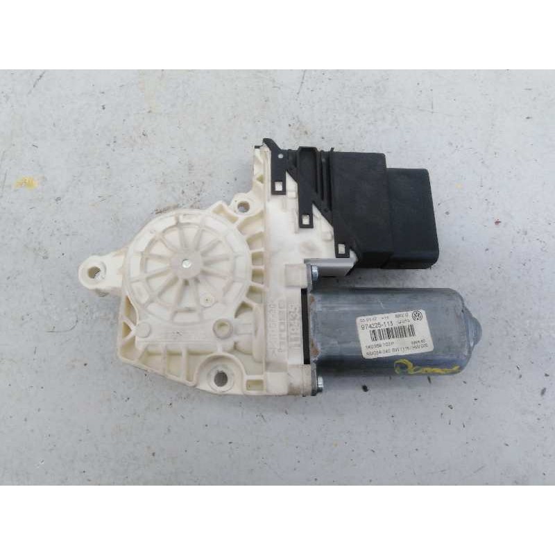 Recambio de motor elevalunas trasero izquierdo para volkswagen passat variant (3c5) edition referencia OEM IAM 1K0959703P  