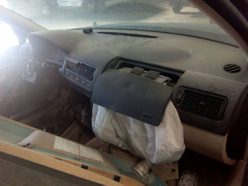 volkswagen golf iv berlina (1j1) del año 2001