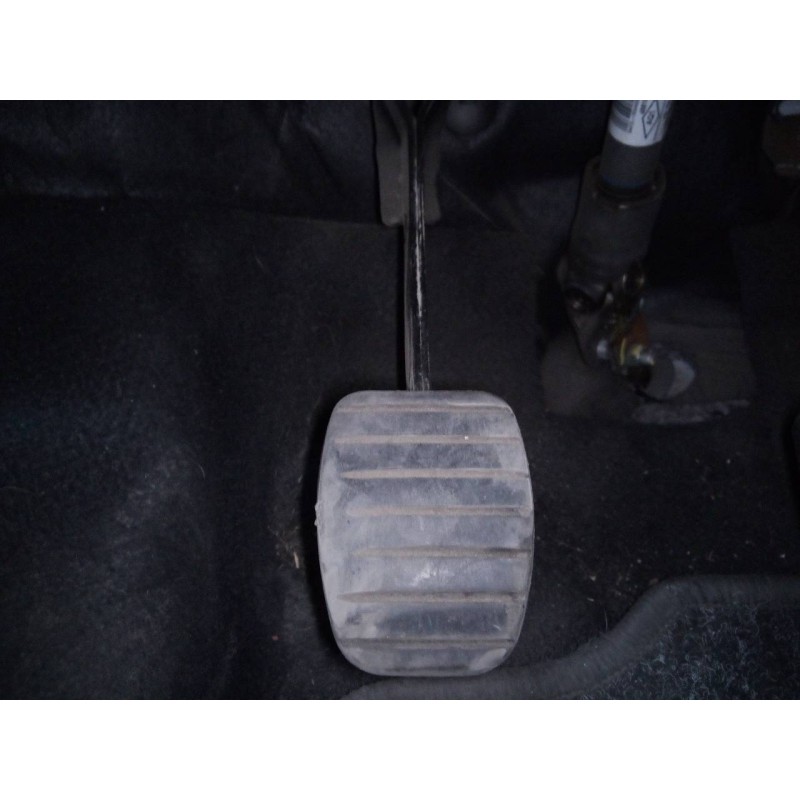 Recambio de pedal embrague para dacia sandero ambiance referencia OEM IAM   