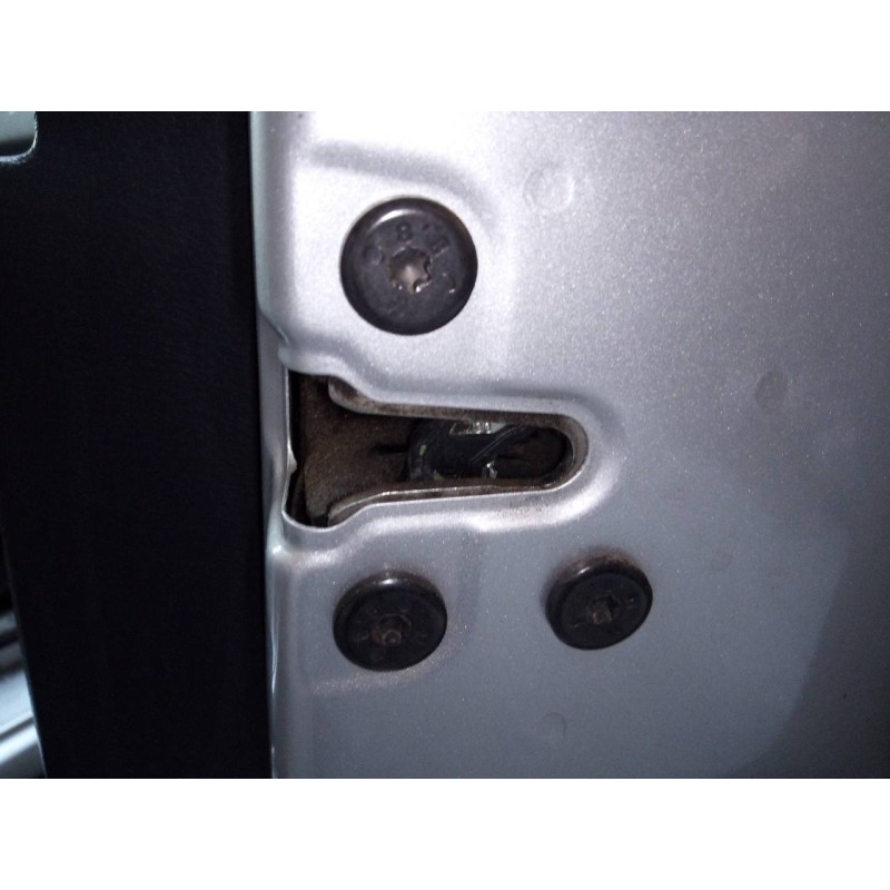 Recambio de cerradura puerta delantera derecha para dacia sandero ambiance referencia OEM IAM   