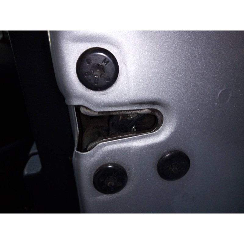 Recambio de cerradura puerta trasera derecha para dacia sandero ambiance referencia OEM IAM   