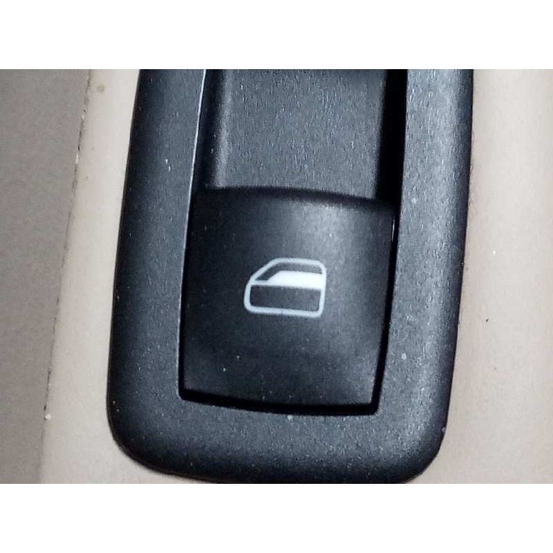 Recambio de mando elevalunas trasero izquierdo para jeep gr.cherokee (wk) 3.0 crd overland referencia OEM IAM   