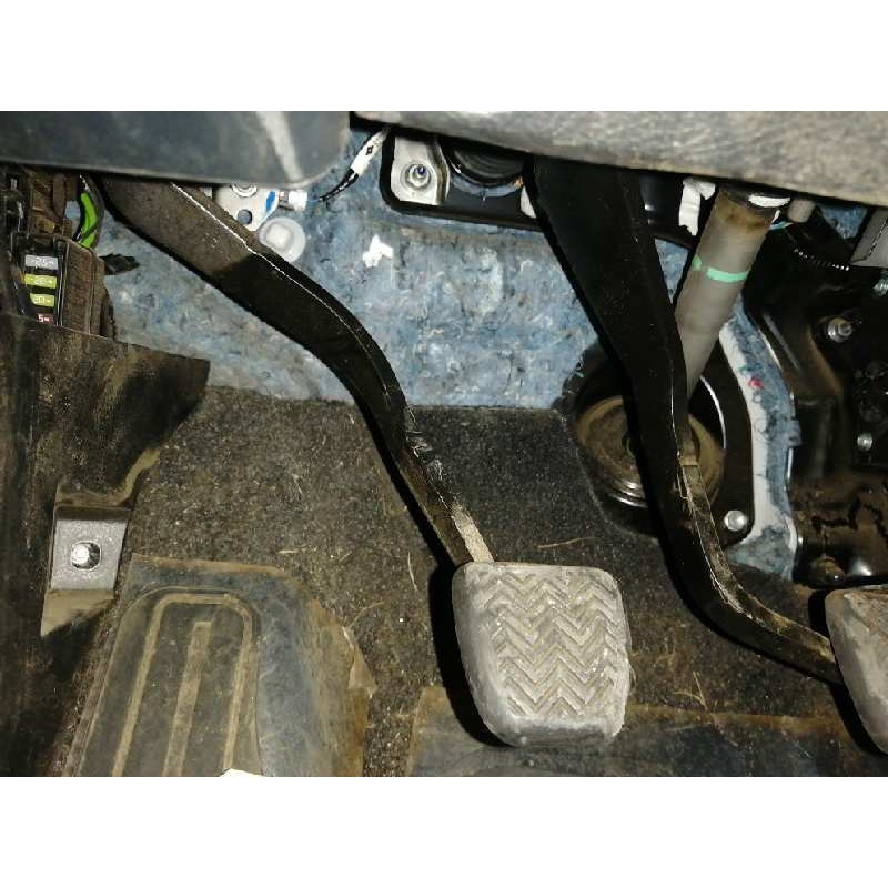 Recambio de pedal embrague para toyota hilux (kun) referencia OEM IAM   