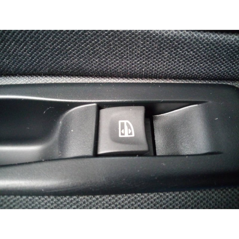 Recambio de mando elevalunas trasero izquierdo para renault megane iii berlina 5 p limited referencia OEM IAM   