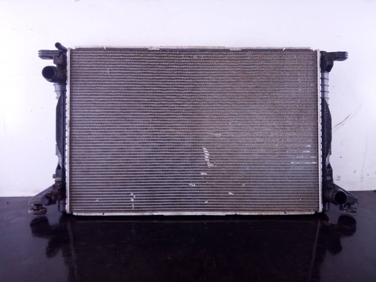RADIADOR AGUA VOLKSWAGEN TOUAREG 8W0121251AB / P2-A6-19 8W0121251ABP2A619
