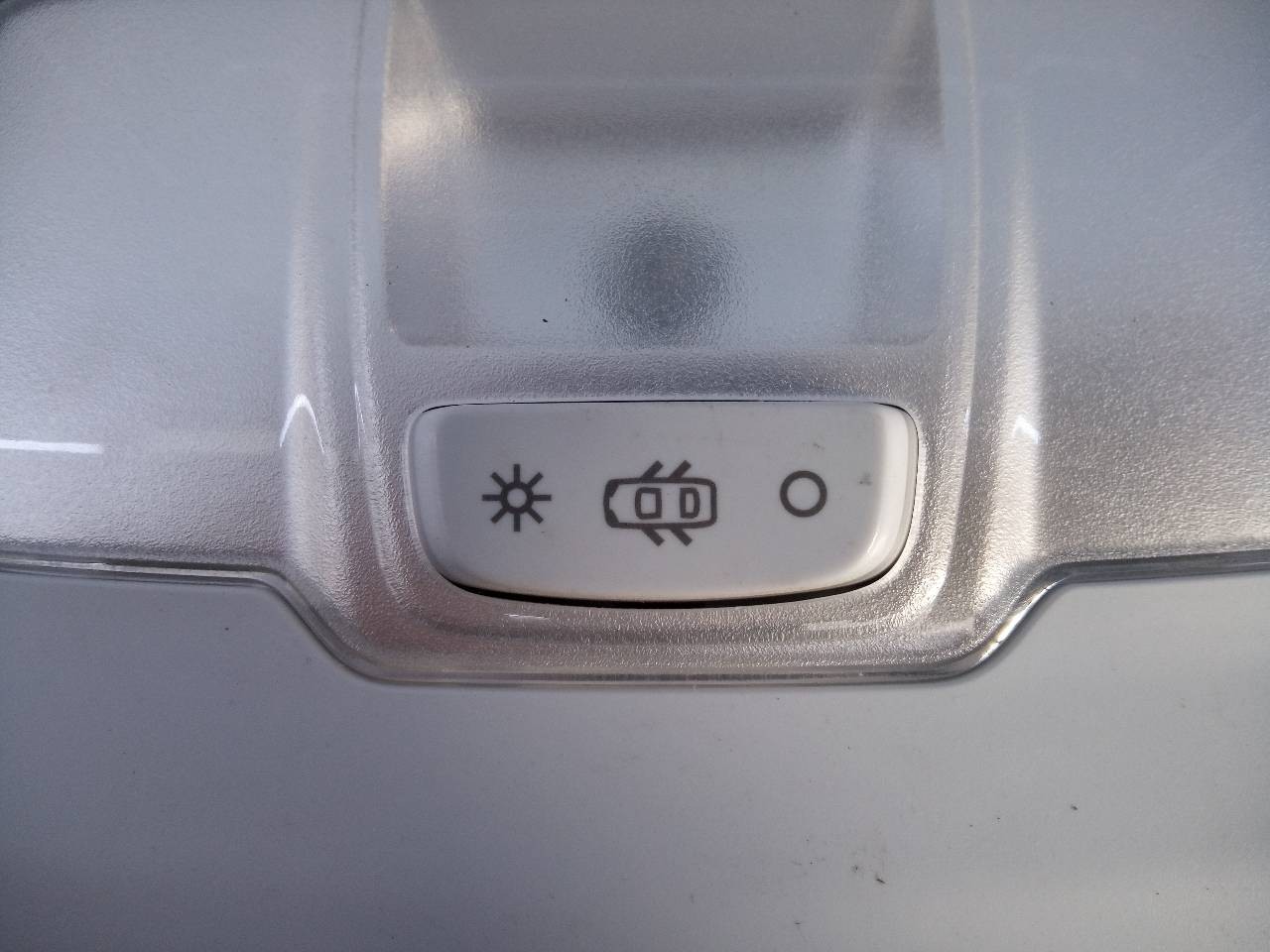 LUZ INTERIOR PEUGEOT 208 E3-B2-39-1 E3B2391 - Vista 2