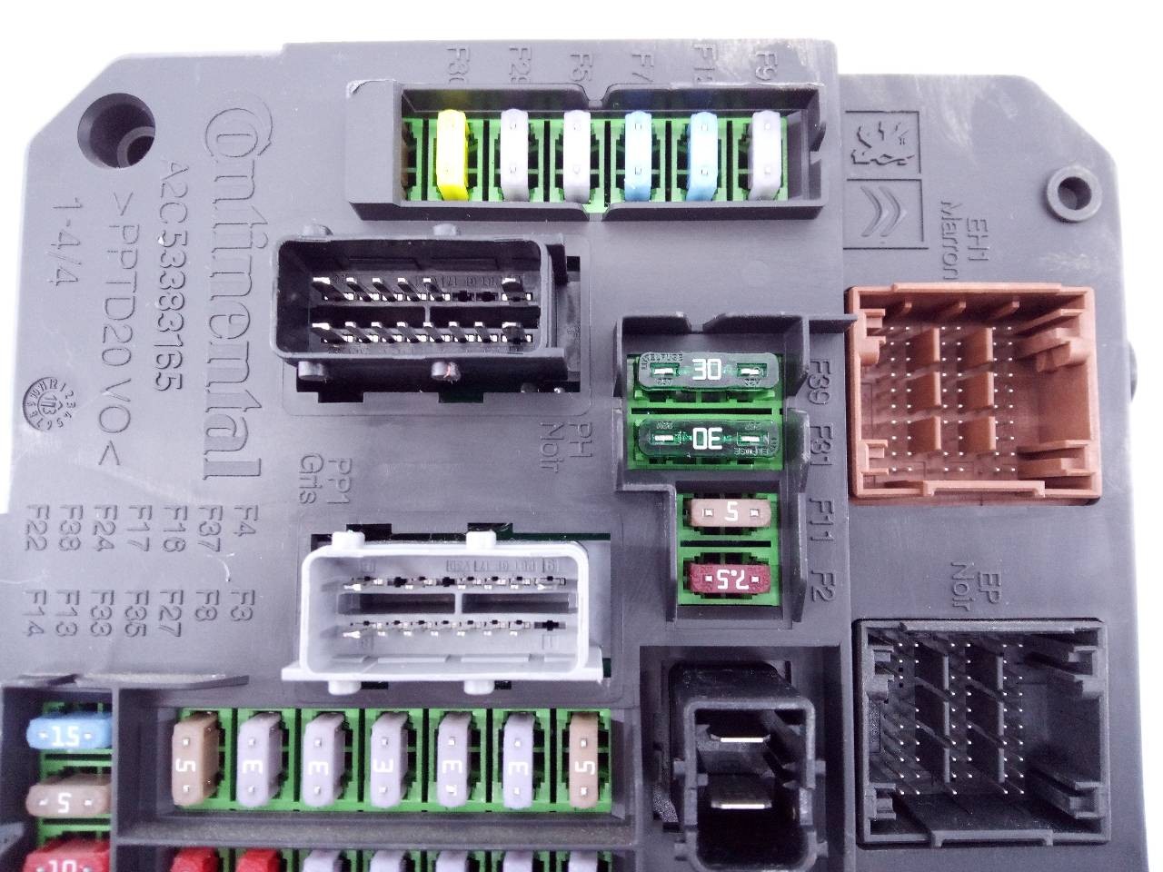 CAJA RELES / FUSIBLES PEUGEOT 508 9664992380 / E3-B2-24-4 / S180121005H 9664992380E3B2244S180121005H - Vista 3