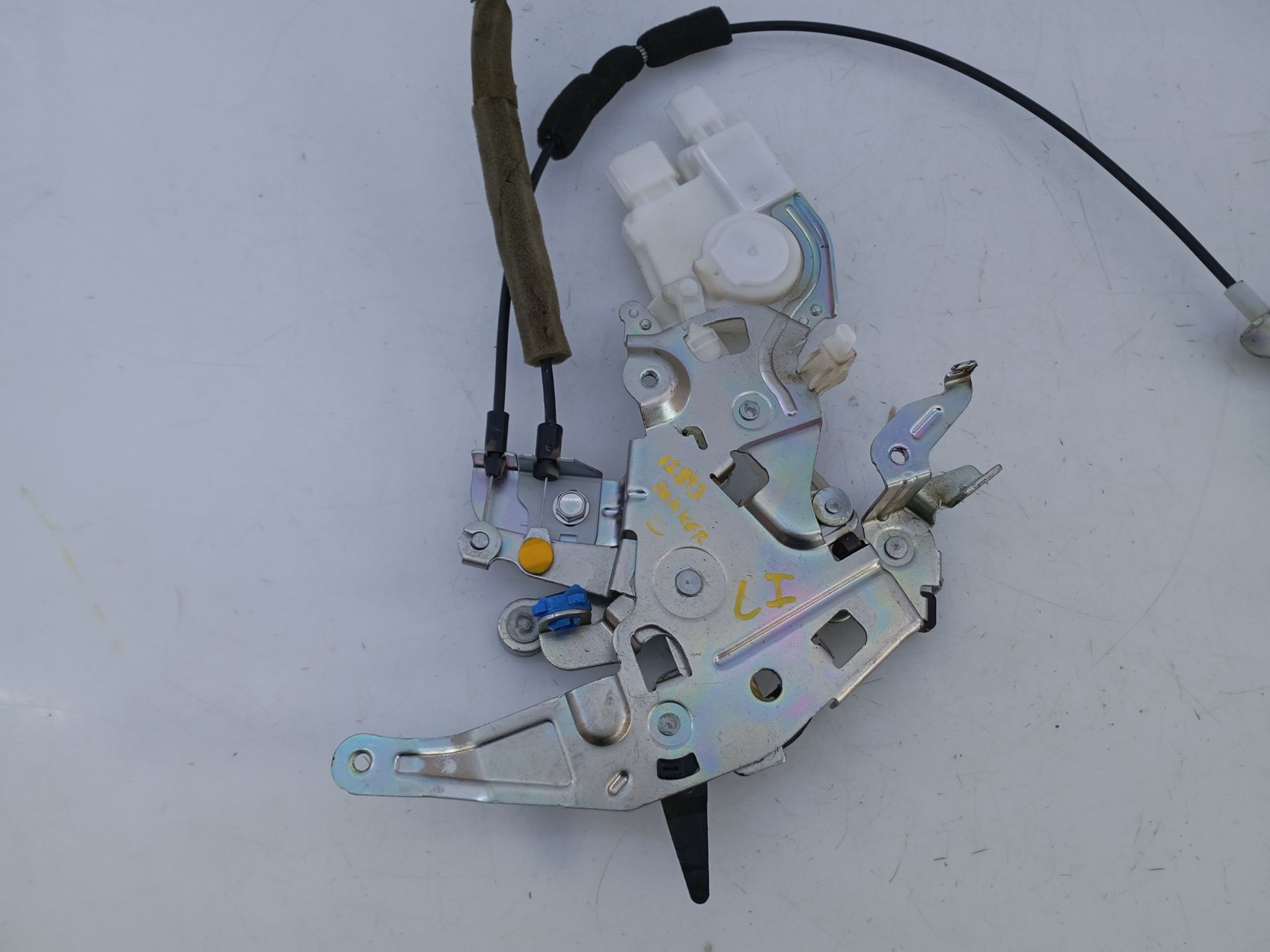 CERRADURA PUERTA TRASERA IZQUIERDA DACIA DOKKER E1-A1-24-2 E1A1242 - Vista 2