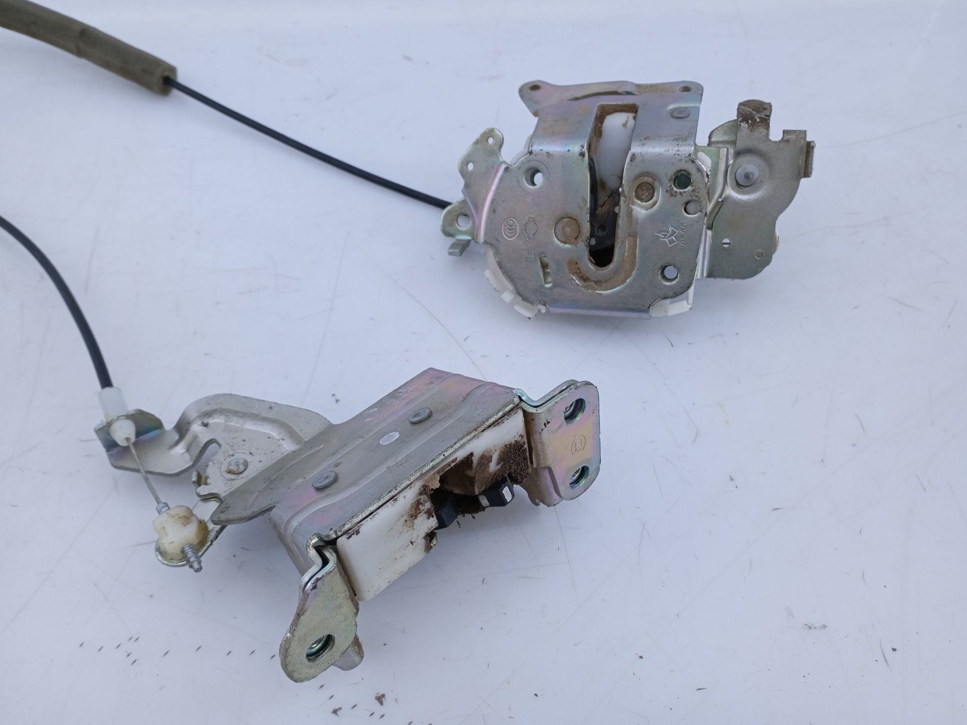 CERRADURA PUERTA TRASERA IZQUIERDA DACIA DOKKER E1-A1-24-2 E1A1242 - Vista 3