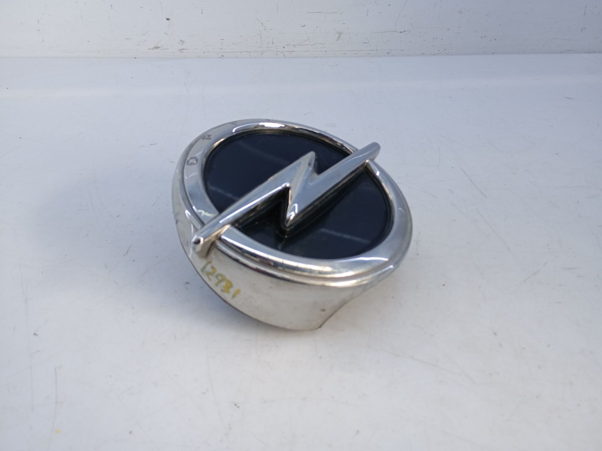 MANETA EXTERIOR PORTON OPEL CORSA F 9830092980 / E3-A5-25-2 / 39185224 9830092980E3A525239185224 - Vista 2