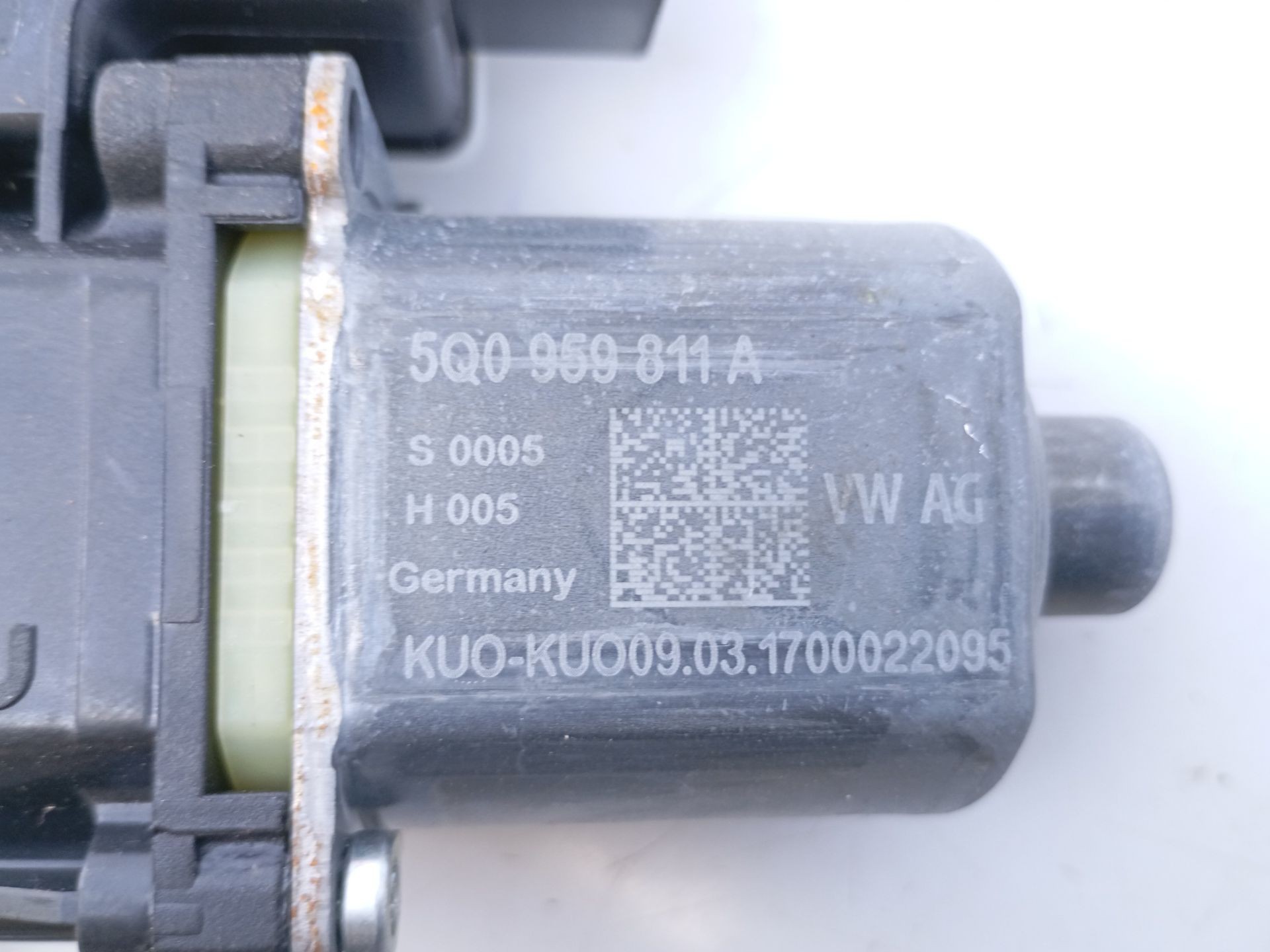 ELEVALUNAS TRASERO IZQUIERDO VOLKSWAGEN TOURAN (5T1) 5Q0959811A / E1-B6-51-1 5Q0959811AE1B6511 - Vista 2