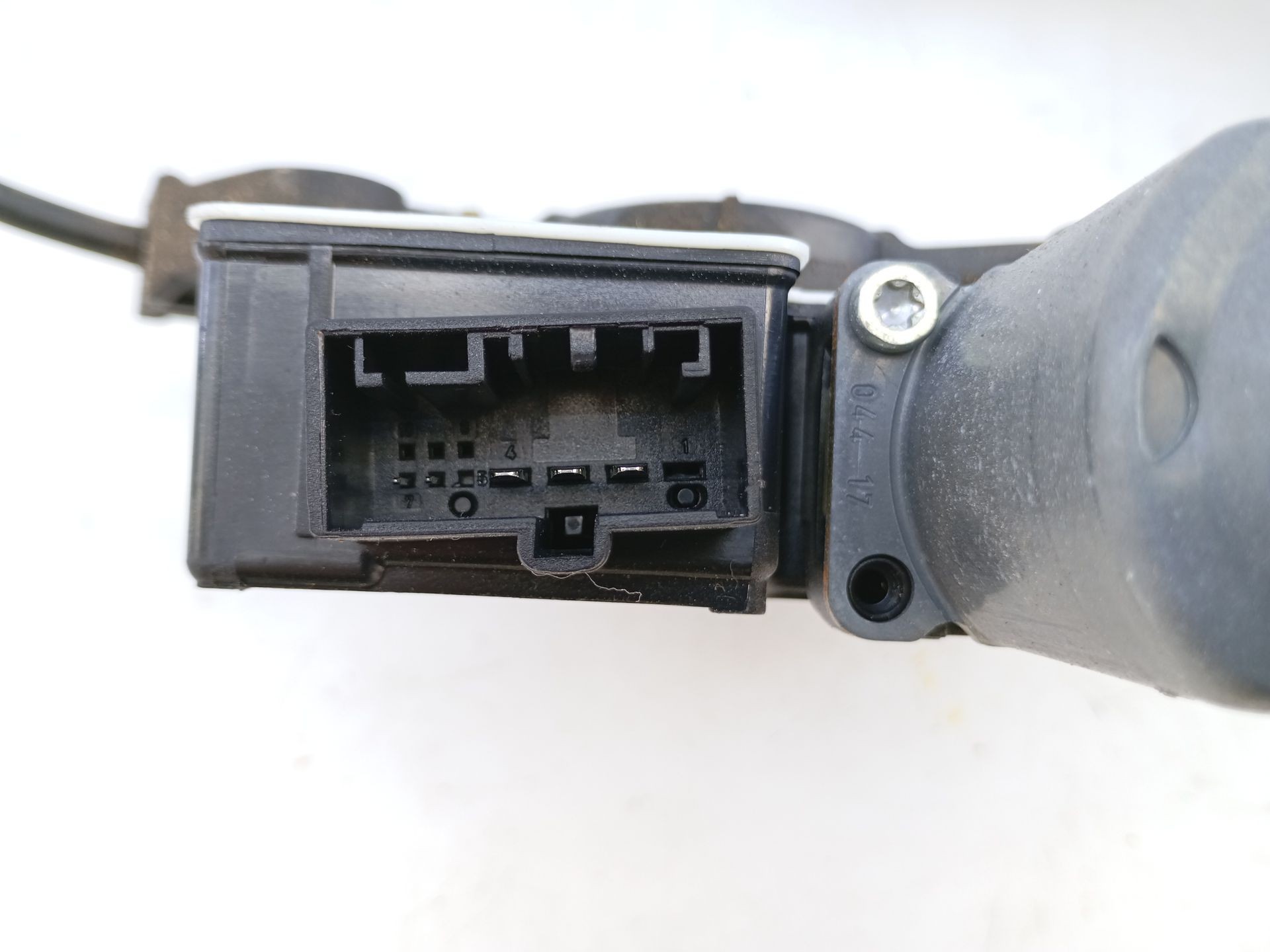 ELEVALUNAS TRASERO IZQUIERDO VOLKSWAGEN TOURAN (5T1) 5Q0959811A / E1-B6-51-1 5Q0959811AE1B6511 - Vista 3