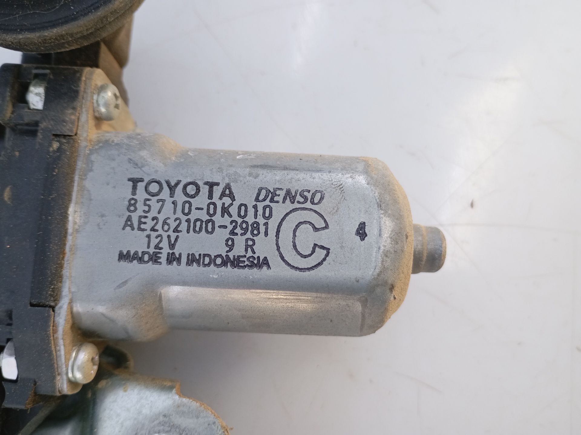 ELEVALUNAS DELANTERO DERECHO TOYOTA HILUX (KUN) 857100K010 / E2-B4-20-1 / AE2621002981 857100K010E2B4201AE2621002981 - Vista 3