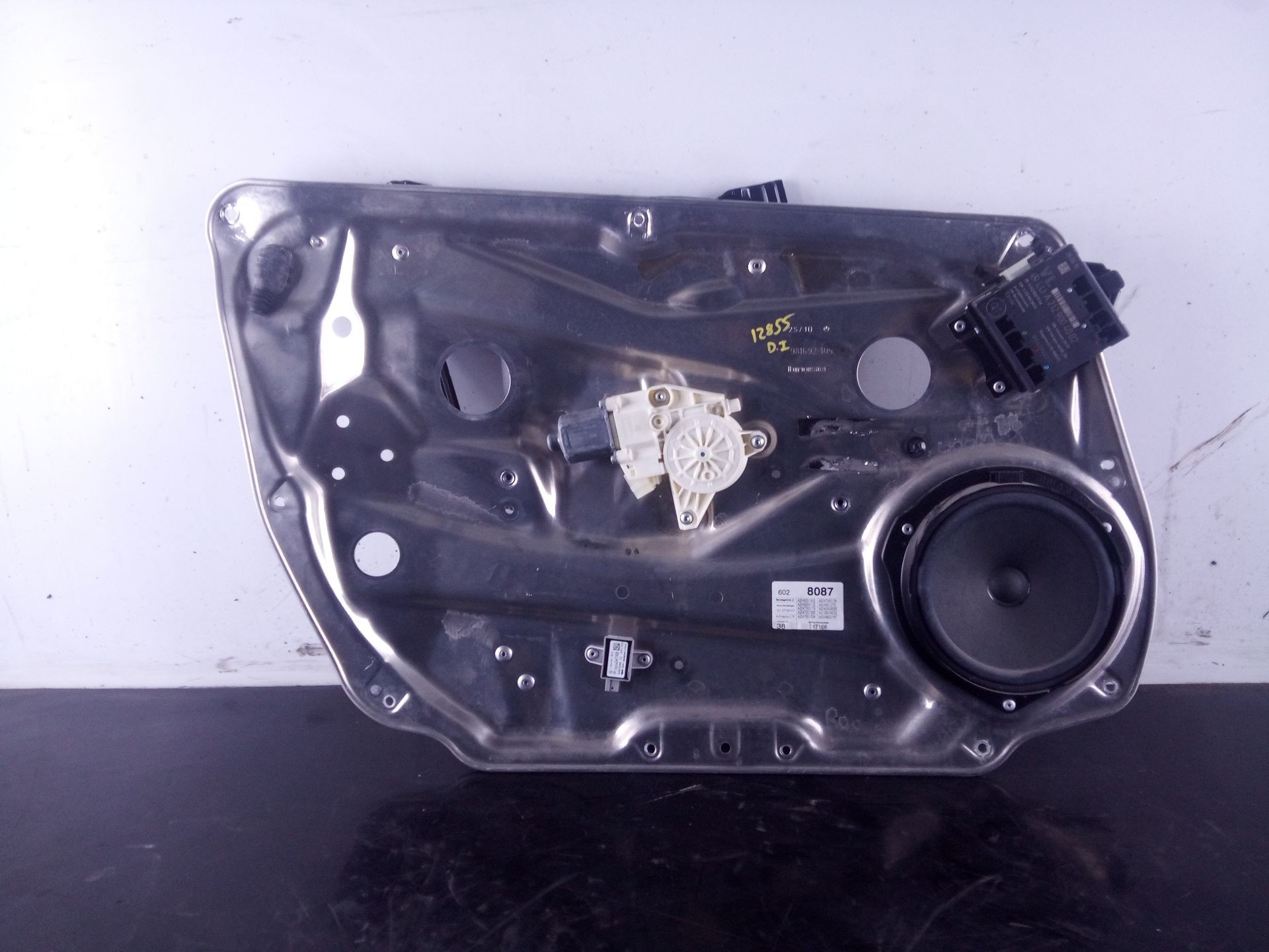 ELEVALUNAS DELANTERO IZQUIERDO MERCEDES-BENZ CLASE C (W204) LIM. A2048200142 / P2-B4-39 / 971219100 A2048200142P2B439971219100
