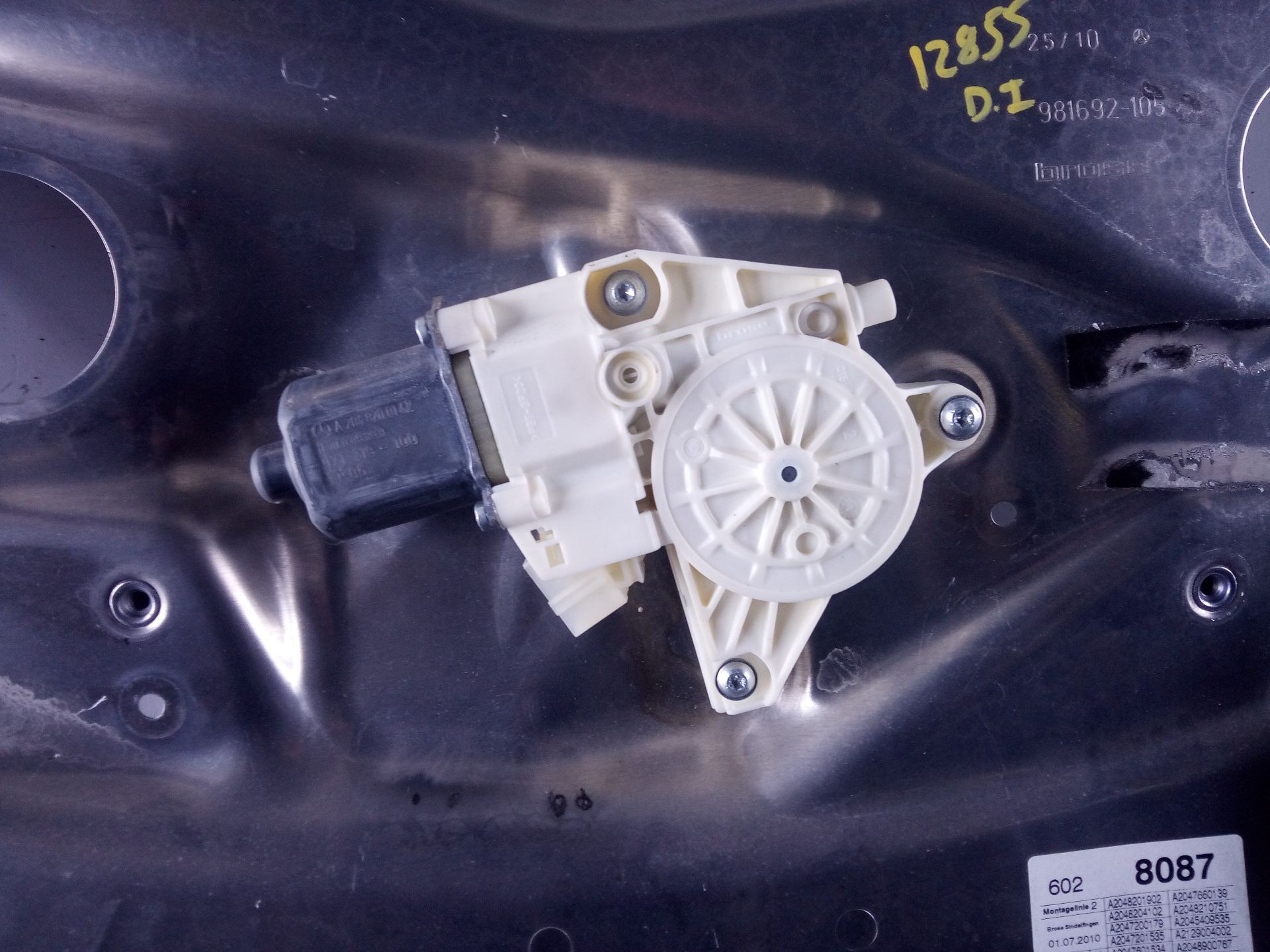 ELEVALUNAS DELANTERO IZQUIERDO MERCEDES-BENZ CLASE C (W204) LIM. A2048200142 / P2-B4-39 / 971219100 A2048200142P2B439971219100 - Vista 2
