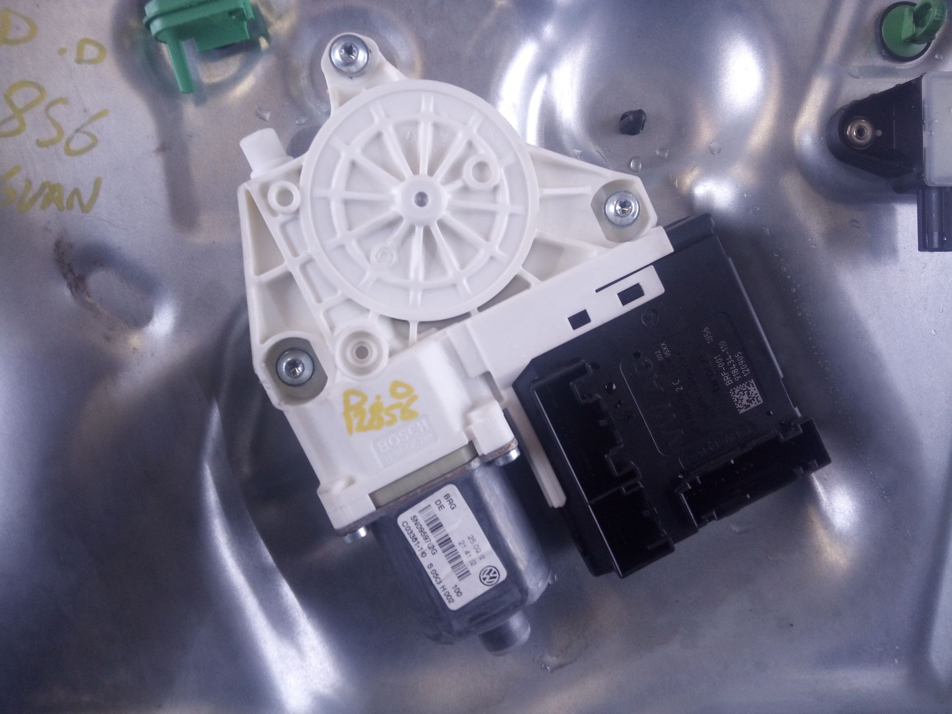 ELEVALUNAS DELANTERO DERECHO VOLKSWAGEN TIGUAN 5N0959702G / P2-B4-38 / C03381190 5N0959702GP2B438C03381190 - Vista 2