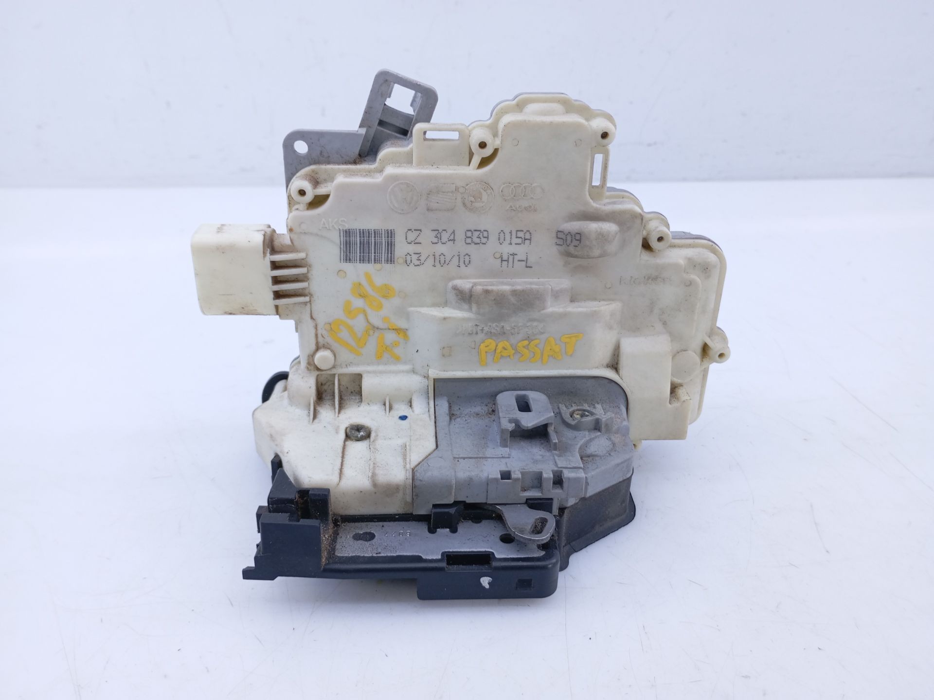 CERRADURA PUERTA TRASERA IZQUIERDA VOLKSWAGEN PASSAT BERLINA (3C2) 3C4839015A / E1-A5-47-2 3C4839015AE1A5472