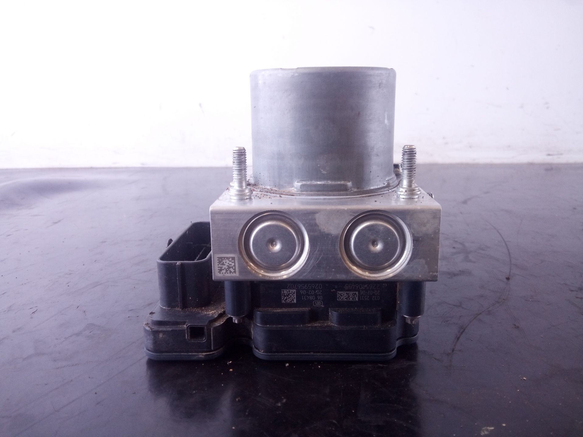 ABS VOLKSWAGEN CRAFTER 2N0614517D / P3-A8-18-5 / 269870 2N0614517DP3A8185269870