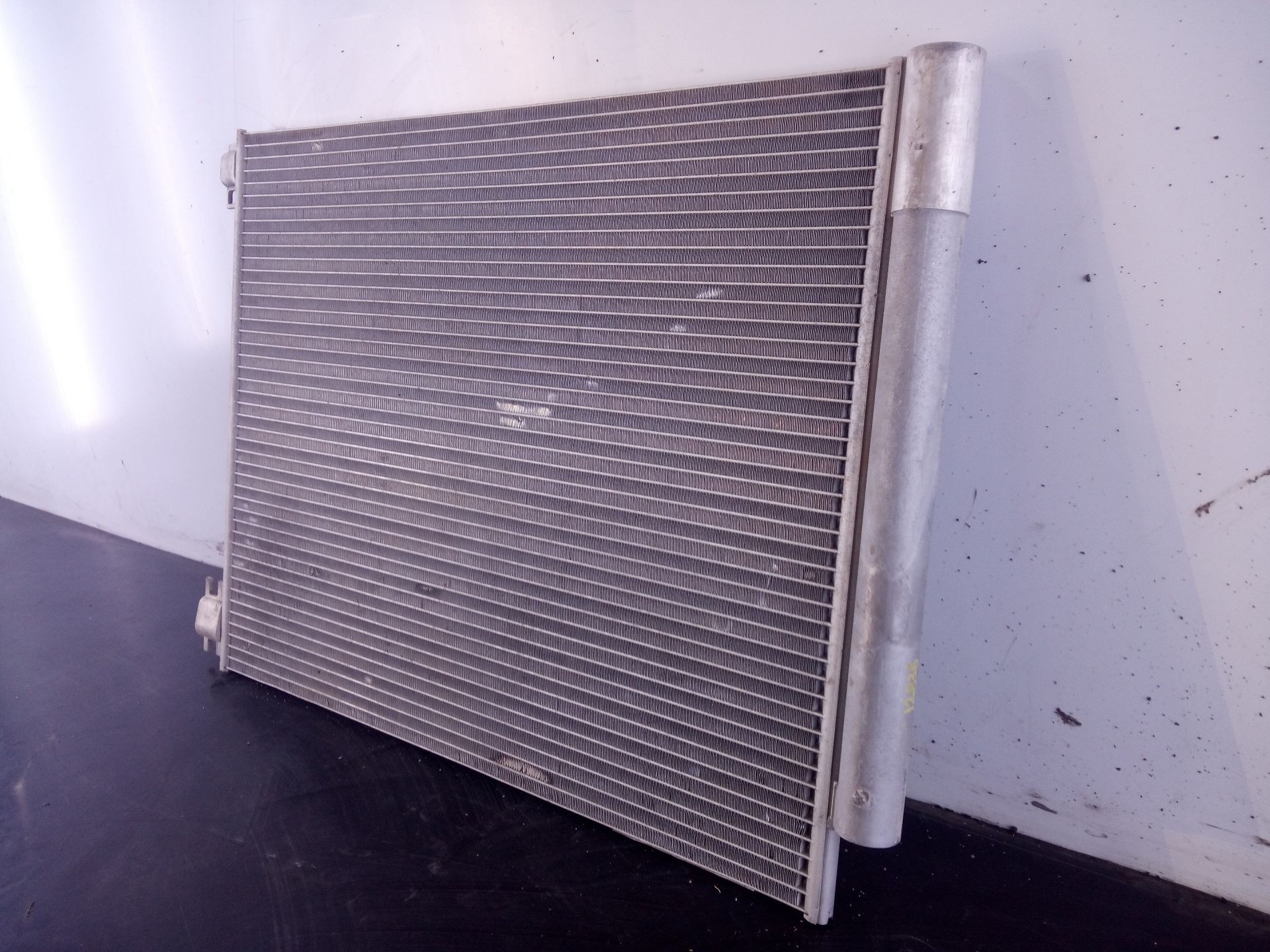 CONDENSADOR / RADIADOR AIRE ACONDICIONADO RENAULT MEGANE IV GRANDTOUR 921008540R / P2-A5-2 / DL369002 921008540RP2A52DL369002 - Vista 3