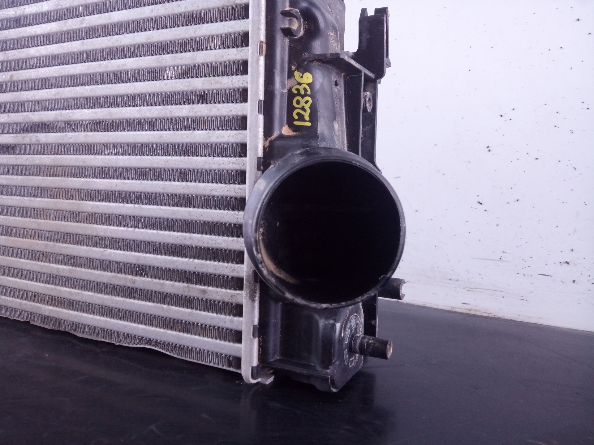 INTERCOOLER RENAULT MEGANE IV GRANDTOUR 144962803R / P2-A11-13 / T59325B 144962803RP2A1113T59325B - Vista 2