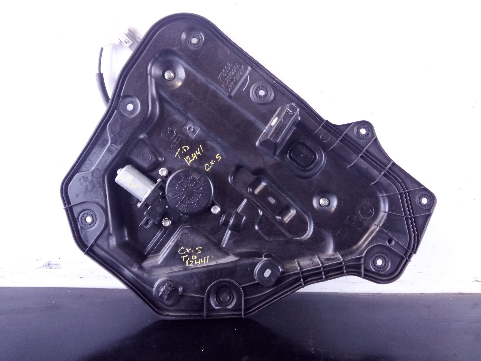 ELEVALUNAS TRASERO DERECHO MAZDA CX-5 D6515858X / P2-A4-37 / CM012030 D6515858XP2A437CM012030